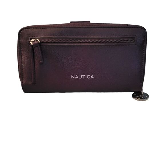 Nautica wallet with RFID Blocking protection. ^ - Picture 2 of 4